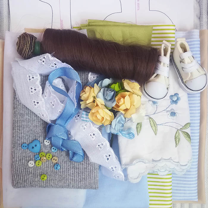 Набор тканей и материалов для шитья куклы-снежки 